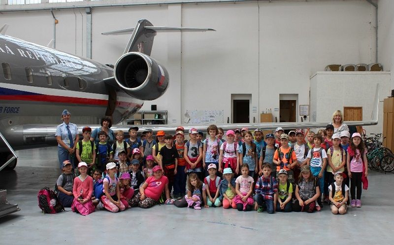 obrázek: Žďárští druháčci navštívili leteckou základnu v pražských Kbelích