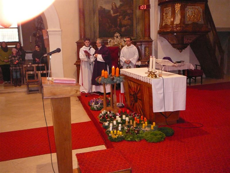 Žehnání adventních věnečků v Moravských Budějovicích