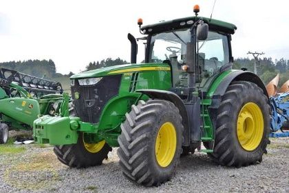 obrázek: Zloději ukradli v Habrech dva traktory za osm milionů