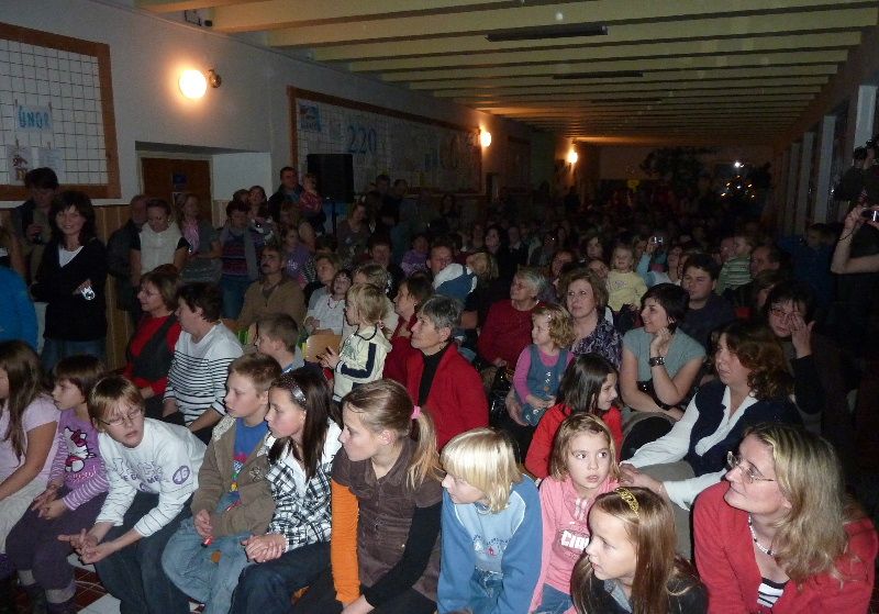 Zpívání na schodech v Myslibořicích