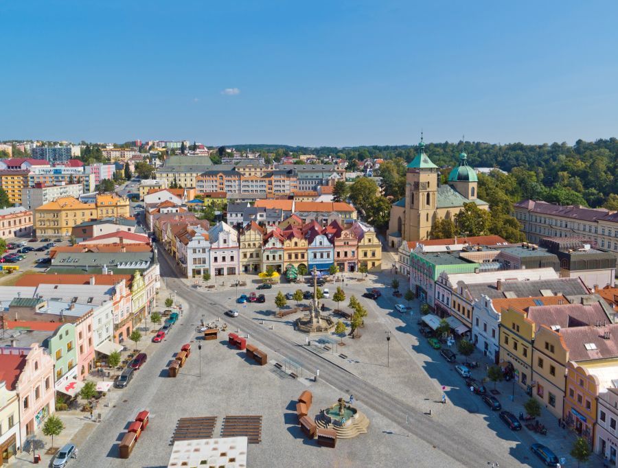 Havlíčkův Brod vozí školáky speciálním autobusem. Poznávají město i jeho historii