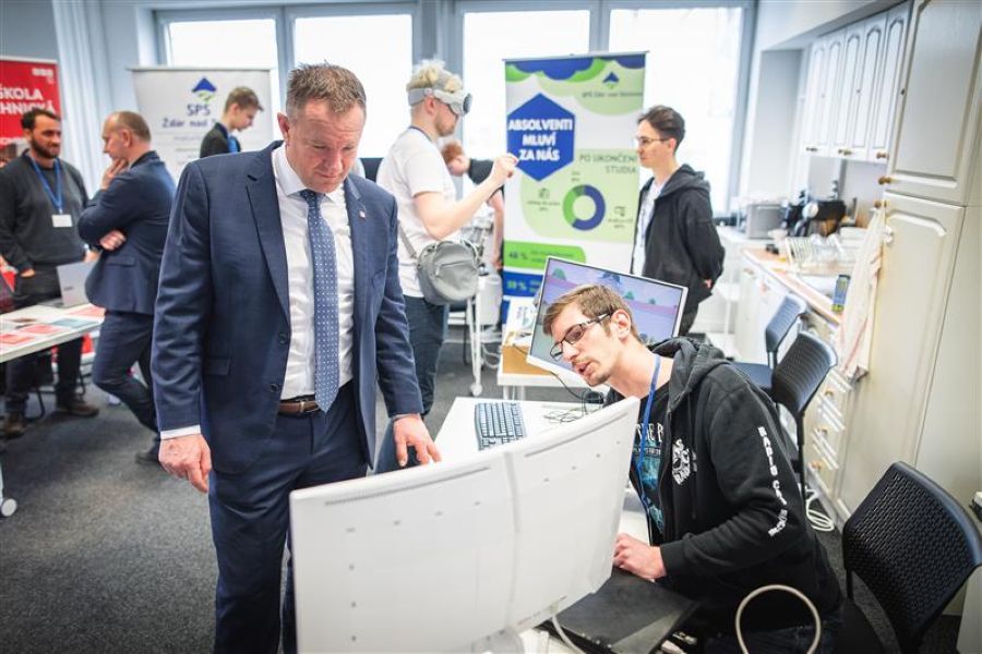 IT NeŠkola ve Žďáře otevírá třetí kolo náboru IT talentů