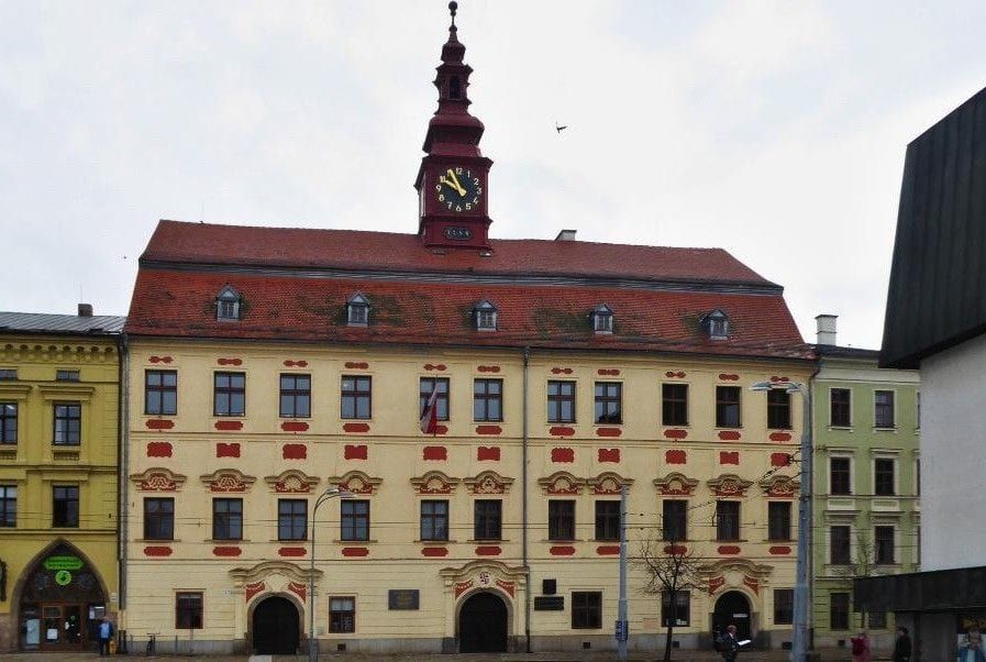 Jihlava upravuje volební okrsky a zavede speciální autobus