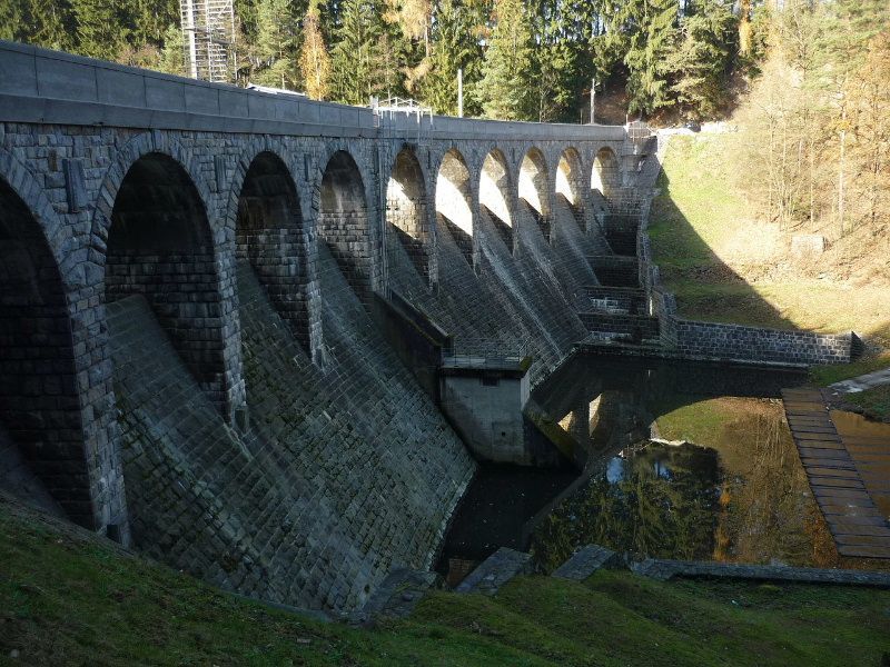 Devadesátiletou existenci Sedlické přehrady připomene výstava