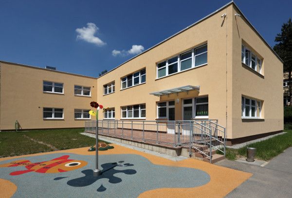 obrázek: Firma Podzimek a synové byla vyhlášena stavební firmou roku 2015 v kategorii střední stavební firma