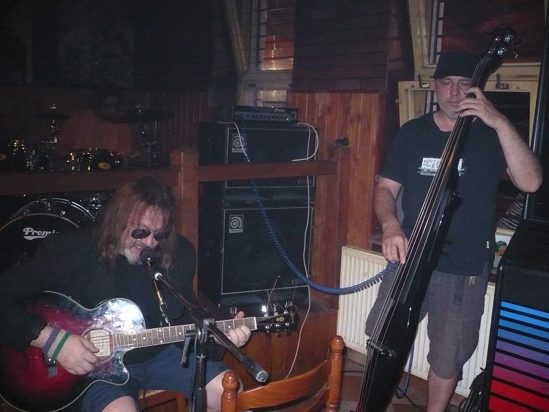 obrázek: Páteční koncert Našrot v brodském Bowling club baru