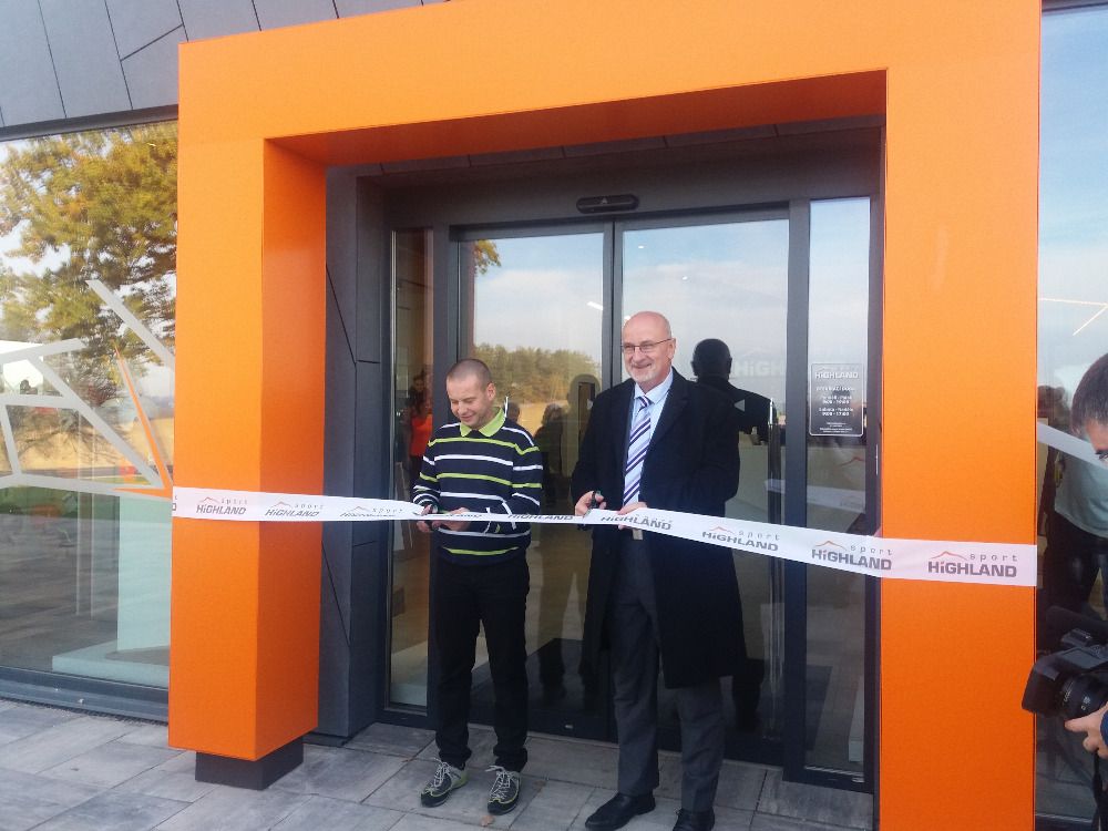 V Brodě otevřeli novu sportovní prodejnu a bistro