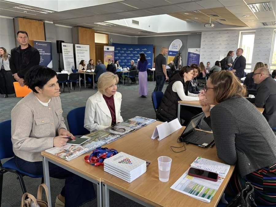 Dotace, digitalizace a AI: podnikatelé na Vysočině zaplnili krajský veletrh