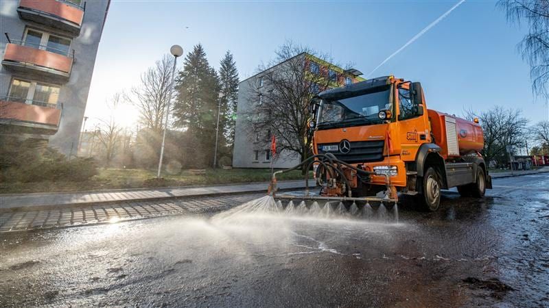 Jihlava chystá blokové čištění 28.–29. března. Odtah stojí 3 000 korun