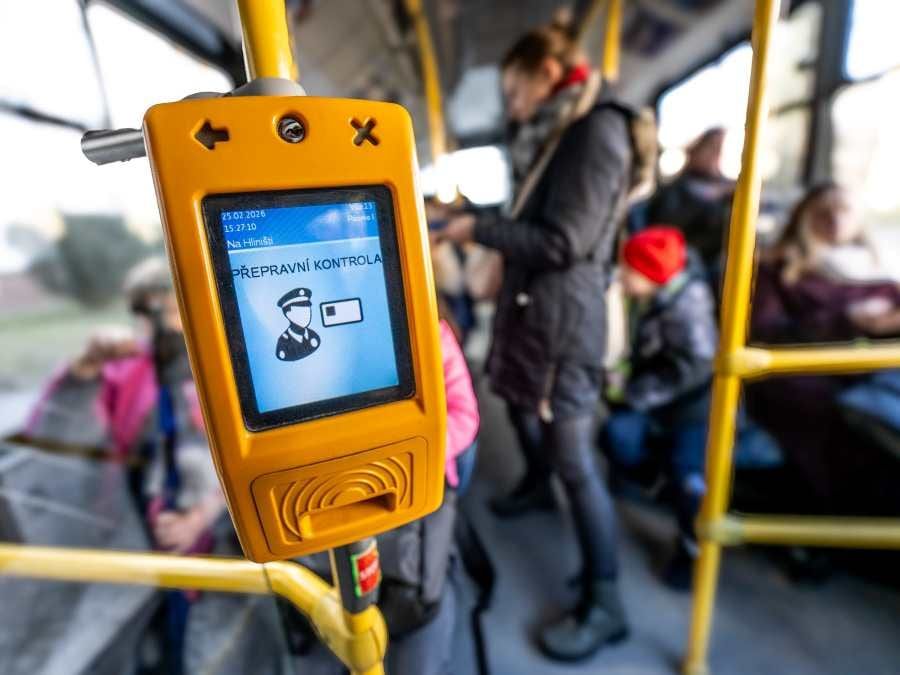 Sporné kontroly v jihlavské MHD vyvolávají debatu mezi cestujícími i radnicí