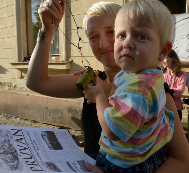 Hudbou proti demolici telčského Růžku