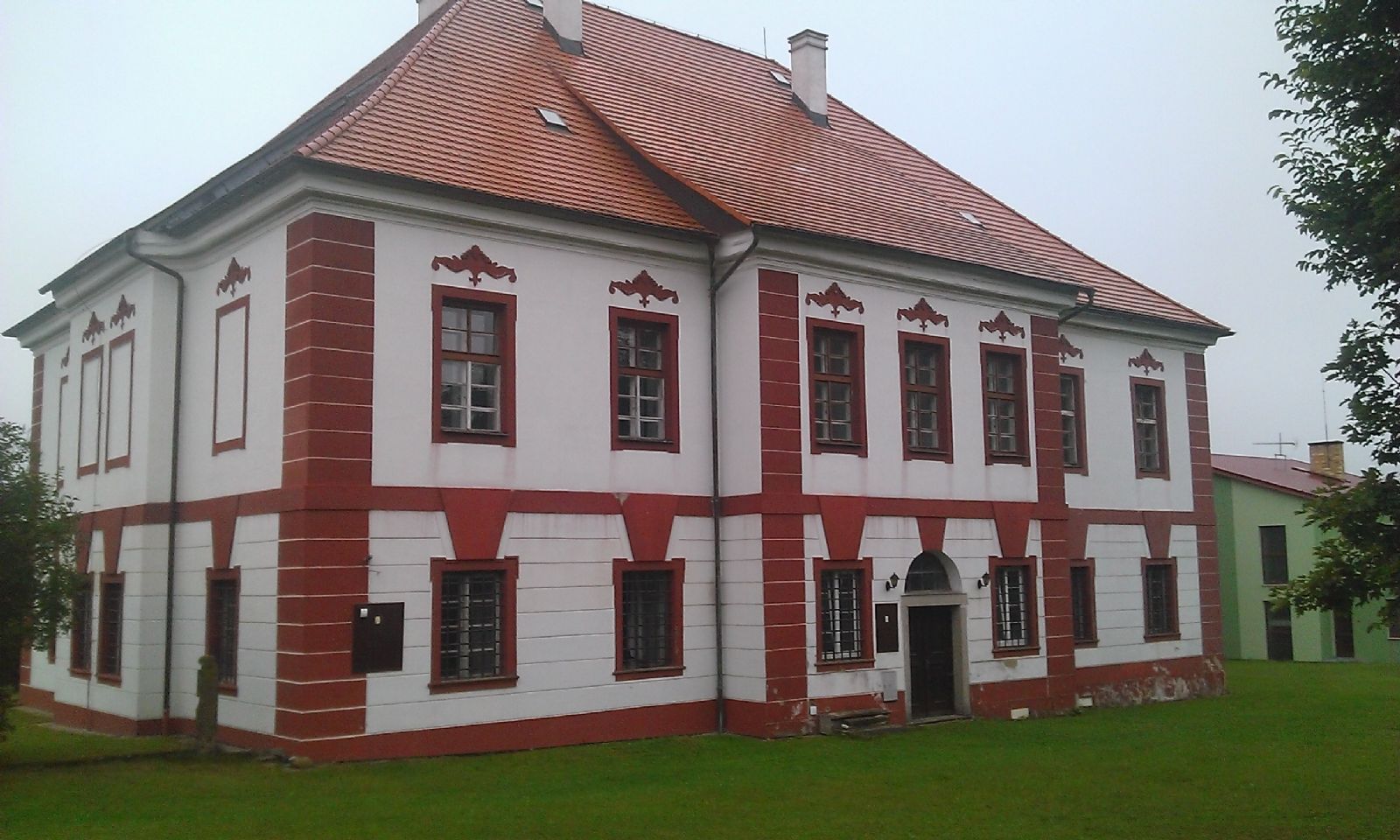 Zámek ve Vilémovicích patřil slavným šlechticům. Teď ho vlastní soukromník