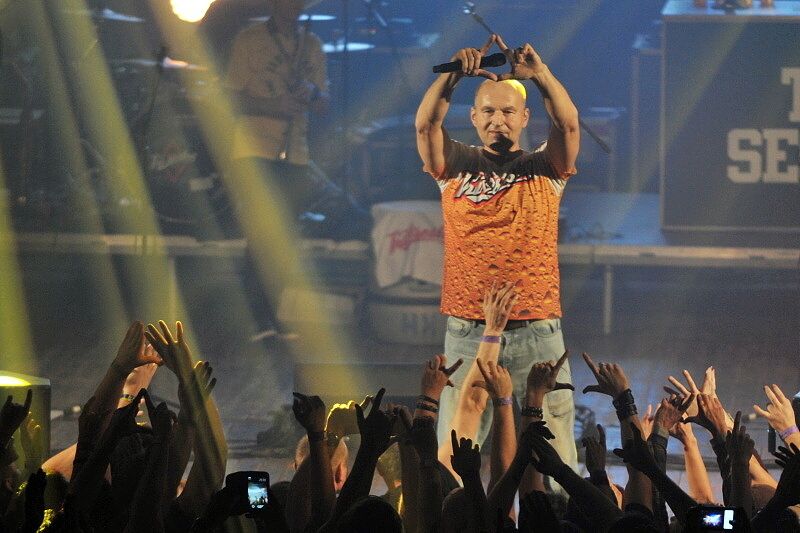 obrázek: Z pódia létaly i kalhotky, Tři Sestry vystoupily na Ostrově