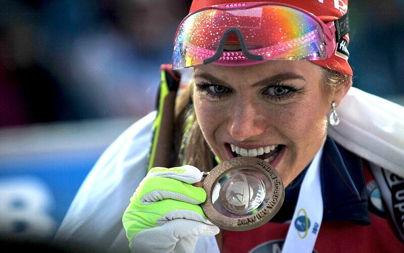 Zlatá tečka, Koukalová vyhrála závod s hromadným startem