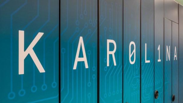 obrázek: Superpočítač Karolina, který je umístěn v národním superpočítačovém centru IT4Innovations, obsadil 70. místo žebříčku nejvýkonnějších superpočítačů světa