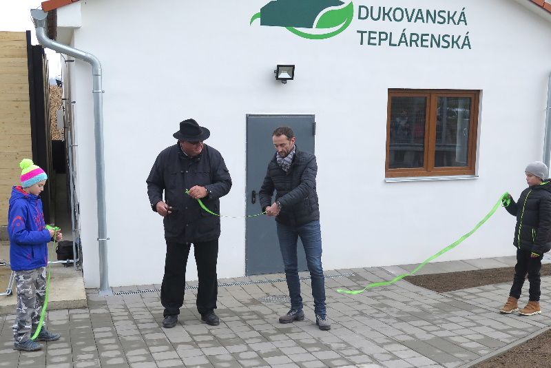 V Dukovanech začali topit biomasou