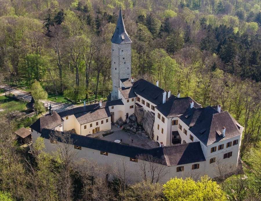 Hrad Roštejn se připravuje na novou sezonu, kraj připravuje investice za 11 milionů