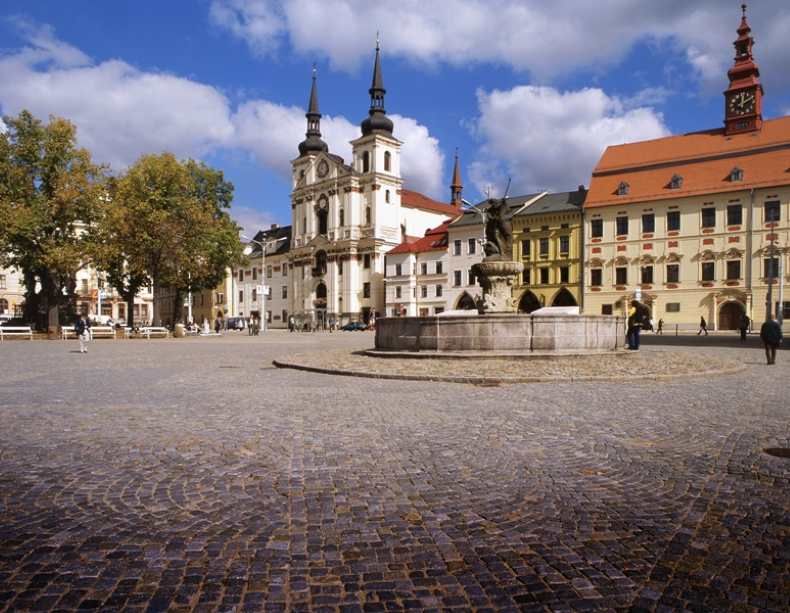 Jihlava bojuje s nedostatkem veřejných toalet: mobilní WC a spolupráce s podniky