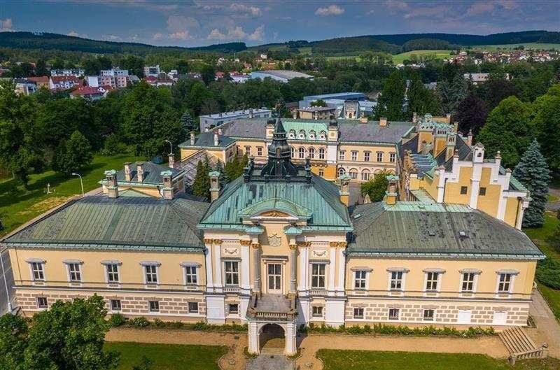 Zámek Světlá láká návštěvníky expozicemi i pohádkovou stezkou