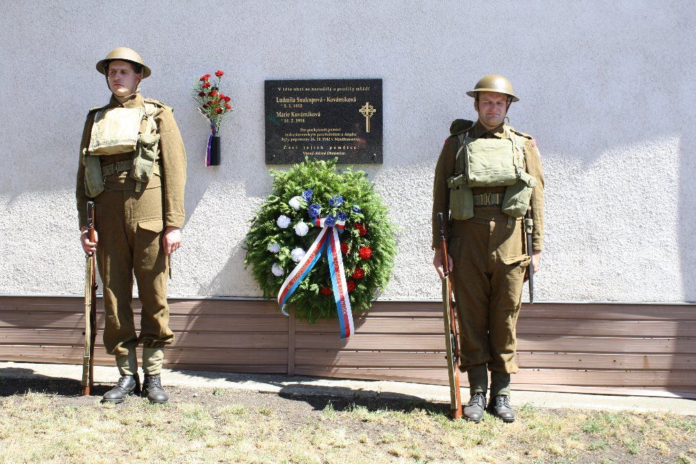 obrázek: V Ohrazenici si připomněli 75. výročí úmrtí sester Kovárníkových
