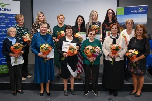 obrázek:Kraj Vysočina ocenil knihovnice z malých obcí. Hlavní ceny získaly Skuhrov a Senožaty