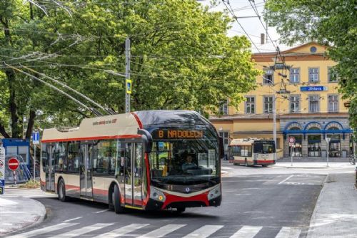 obrázek:Jihlava převzala první tři parciální trolejbusy. Letos pořizuje 20 nových vozů