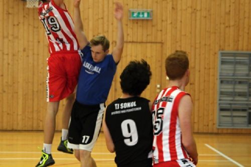 Obrázek - Basketbaloví junioři Velkého Meziříčí porazili doma Bystřici nad Pernštejnem