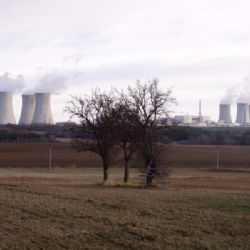 Čtvrtý reaktor v Dukovanech nabíhá, třetí snižuje výkon