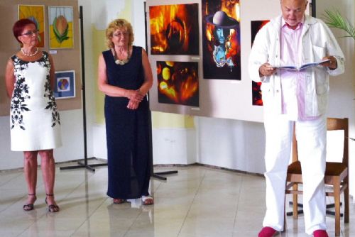 Obrázek - Dvě ženy vystavují vitráže, koláže a fotografie v Nové Říši