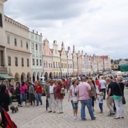 Až do 30. září platí v Telči zákaz vjezdu na náměstí
