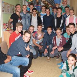 Mladí fotbalisté přinesli dětem dárky do jihlavské nemocnice