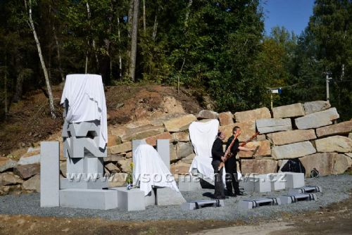 Obrázek - Monument Nomen Omen mezi Lipnicí a Dolním Městem