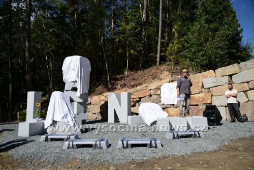 Obrázek - Monument Nomen Omen mezi Lipnicí a Dolním Městem