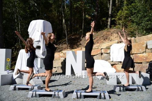 Obrázek - Monument Nomen Omen mezi Lipnicí a Dolním Městem