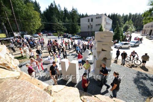 Obrázek - Monument Nomen Omen mezi Lipnicí a Dolním Městem