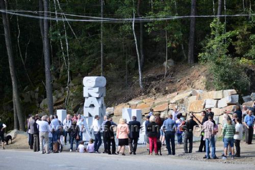 Obrázek - Monument Nomen Omen mezi Lipnicí a Dolním Městem