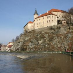 Písničkáři na terase ledečského hradu