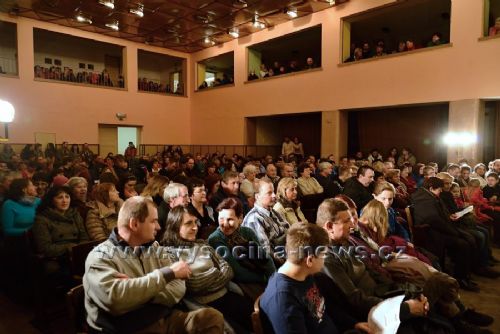 Obrázek - Premiéra hry A je to v pytli v Borové