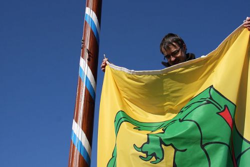 Obrázek - Vlajka Čeňka z Vartemberka plápolá nad hradem