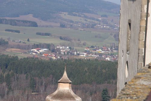 Obrázek - Vlajka Čeňka z Vartemberka plápolá nad hradem