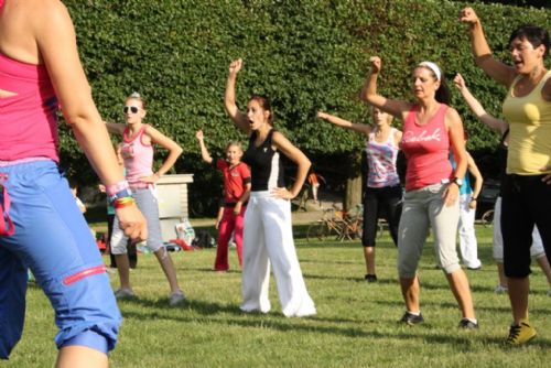 Obrázek - Zumba v jaroměřickém zámeckém parku