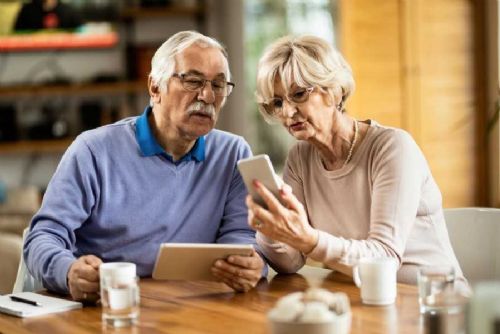 obrázek:Městská knihovna Jihlava učí seniory pracovat s chytrým telefonem a aplikacemi