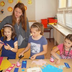 Jihlavské studentky si ověřují teoretické znalosti v praxi