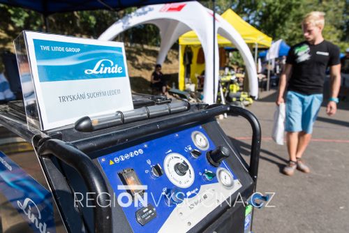 Foto: Den otevřených dveří Linde Gas přilákal přes dvě stovky návštěvníků