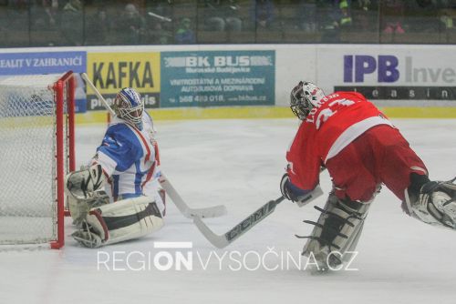 Foto: Mladí finští hokejisté si zatrénují na ledě Vysočiny