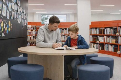 obrázek:Žďárská knihovna Matěje Josefa Sychry nabízí bezplatné doučování pro žáky základních škol