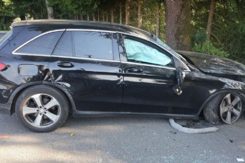 obrázek:Řidička na Žďársku havarovala s mercedesem, po převrácení vozu nadýchala 1,70 promile