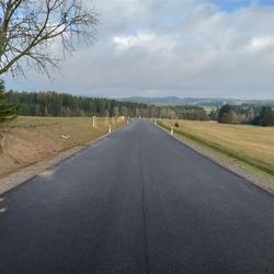 Mezi Petrovicemi a Hlinným je nová bezpečná spojnice