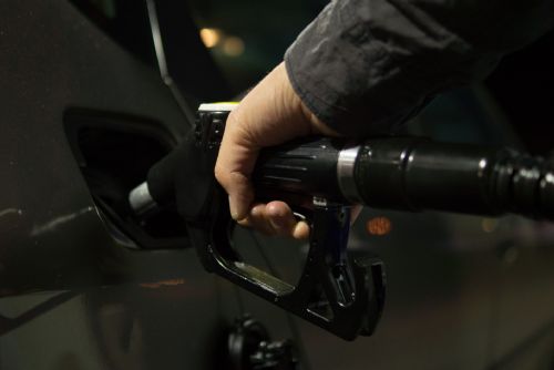 Foto: Reporting cen paliva bude pokračovat. Potřebu regulace zatím neprokázal