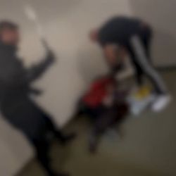 Brutální útoky ostrahy na bezdomovce